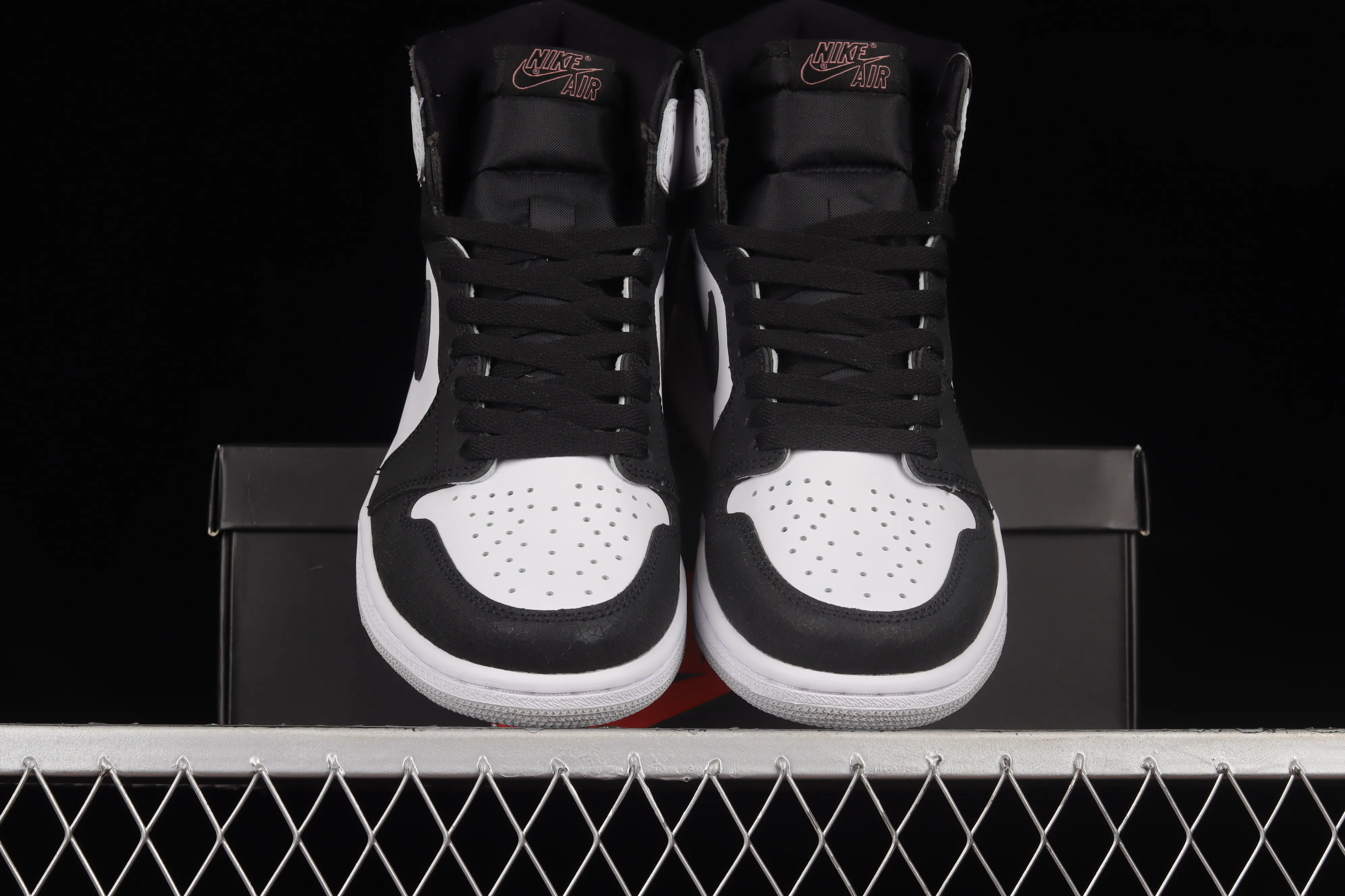 All categories Air Jordan Jordan series basketball shoes Air Jordan 1 High Air Jordan 1 High OG "Stage Haze" AJ1 Joe 1 black and gray toe 555088-108